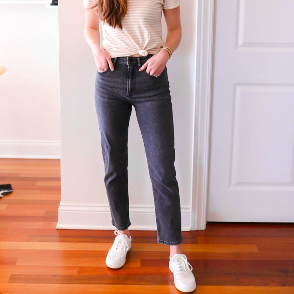 Straight ’90s Cheeky Jean in washed black NWT